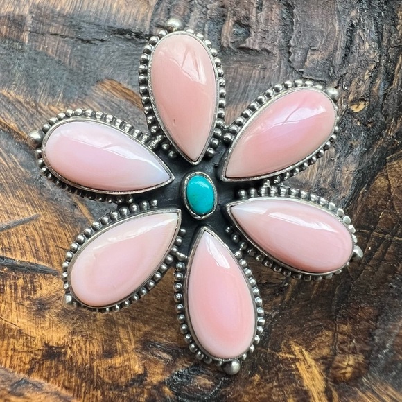 Hand Crafted Jewelry - Queen Conch & Kingman Turquoise Flower Statement Ring 925 Sterling Silver | 8.5